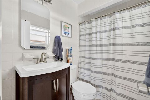House in Orlando, Florida 3 bedrooms, 148.83 sq.m. № 2150208 - photo 14