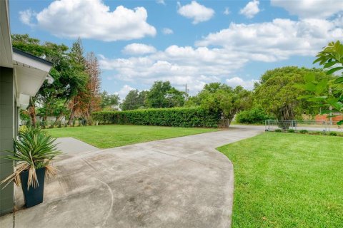 House in Orlando, Florida 3 bedrooms, 148.83 sq.m. № 2150208 - photo 26