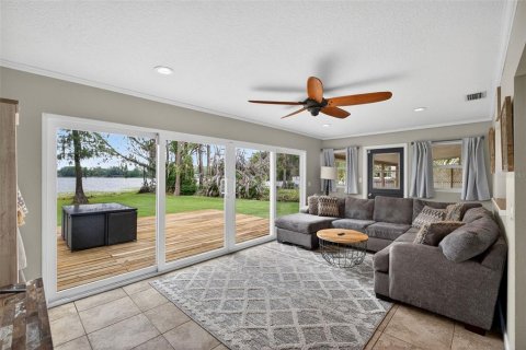 House in Orlando, Florida 3 bedrooms, 148.83 sq.m. № 2150208 - photo 5