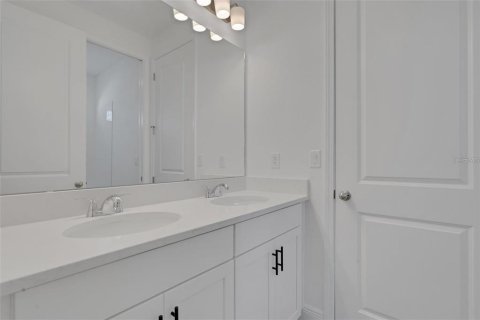 Villa ou maison à louer à Orlando, Floride: 3 chambres, 199.74 m2 № 2413888 - photo 12