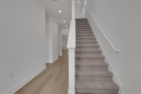 Villa ou maison à louer à Orlando, Floride: 3 chambres, 199.74 m2 № 2413888 - photo 7