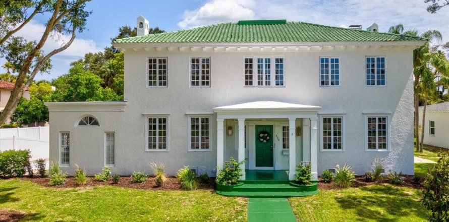 House in Belleair, Florida 5 bedrooms, 393.81 sq.m. № 1838241