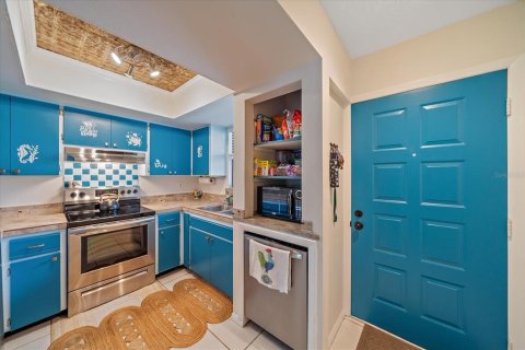 House in Sarasota, Florida 3 bedrooms, 123.93 sq.m. № 1824688 - photo 16