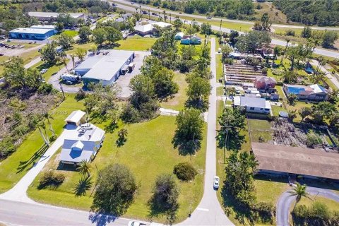 Immobilier commercial à vendre à Punta Gorda, Floride № 2021496 - photo 15