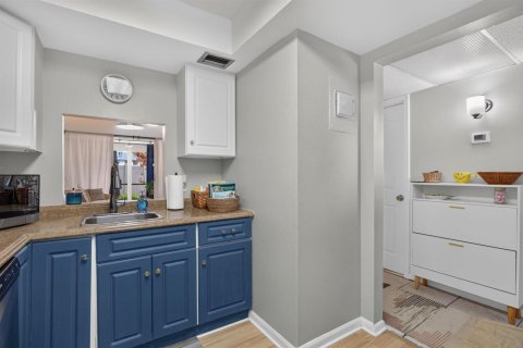 Condo in Oakland Park, Florida, 2 bedrooms  № 2241032 - photo 6