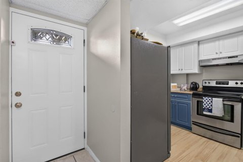 Condo in Oakland Park, Florida, 2 bedrooms  № 2241032 - photo 2