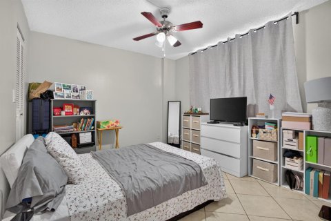 Condo in Oakland Park, Florida, 2 bedrooms  № 2241032 - photo 22