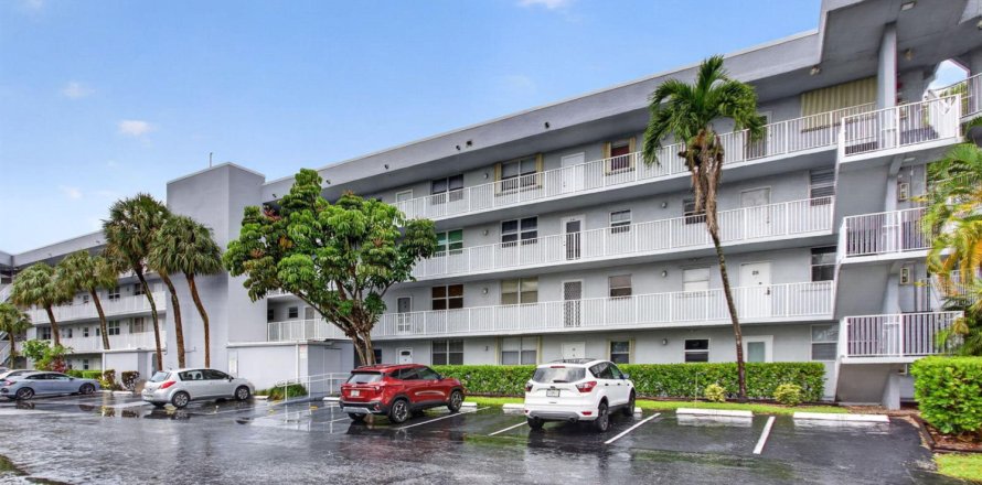 Condo in Oakland Park, Florida, 2 bedrooms  № 2241032