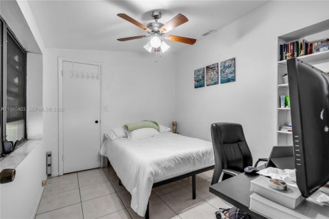 Casa en venta en Miami, Florida, 3 dormitorios, 153.1 m2 № 2002955 - foto 13