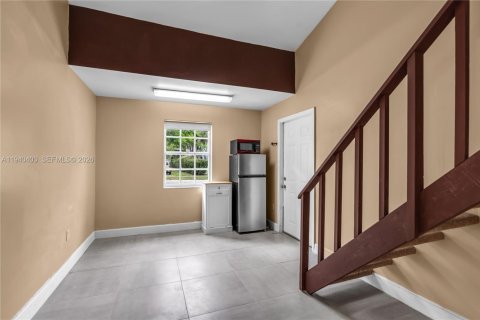 Casa en venta en Miami, Florida, 3 dormitorios, 153.1 m2 № 2002955 - foto 16