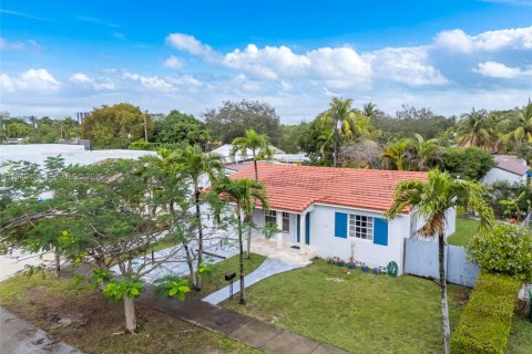 Casa en venta en Miami, Florida, 3 dormitorios, 153.1 m2 № 2002955 - foto 23