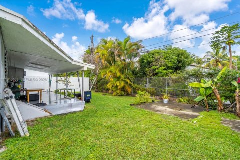 Casa en venta en Miami, Florida, 3 dormitorios, 153.1 m2 № 2002955 - foto 21