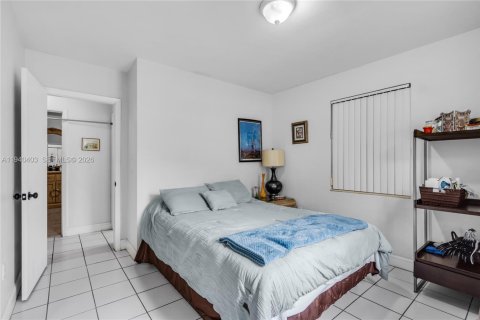 Casa en venta en Miami, Florida, 3 dormitorios, 153.1 m2 № 2002955 - foto 11