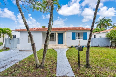 Casa en Miami, Florida 3 dormitorios, 153.1 m2 № 2002955