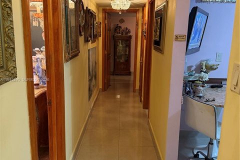 Condominio en venta en Hallandale Beach, Florida, 2 dormitorios, 135.17 m2 № 2002280 - foto 10