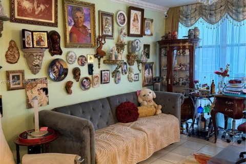 Condominio en venta en Hallandale Beach, Florida, 2 dormitorios, 135.17 m2 № 2002280 - foto 12