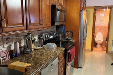 Condominio en venta en Hallandale Beach, Florida, 2 dormitorios, 135.17 m2 № 2002280 - foto 2