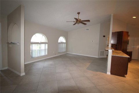 Villa ou maison à louer à North Port, Floride: 3 chambres, 157.93 m2 № 2345353 - photo 2
