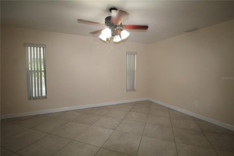 Villa ou maison à louer à North Port, Floride: 3 chambres, 157.93 m2 № 2345353 - photo 13