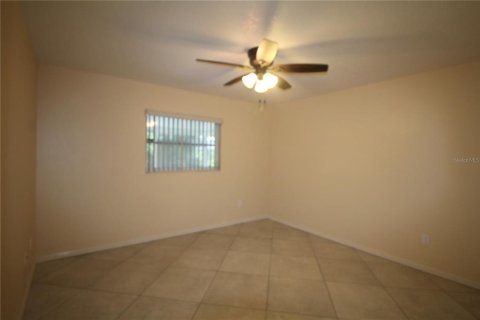 Villa ou maison à louer à North Port, Floride: 3 chambres, 157.93 m2 № 2345353 - photo 14