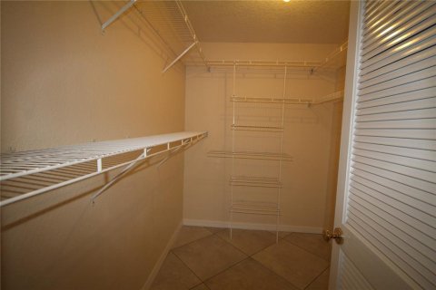 Villa ou maison à louer à North Port, Floride: 3 chambres, 157.93 m2 № 2345353 - photo 11