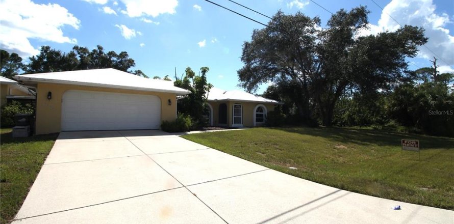 Villa ou maison à North Port, Floride 3 chambres, 157.93 m2 № 2345353