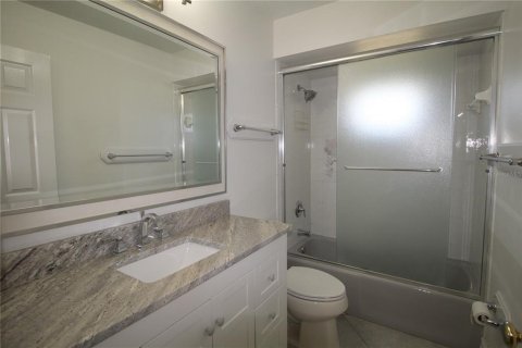 Villa ou maison à louer à North Port, Floride: 3 chambres, 157.93 m2 № 2345353 - photo 16