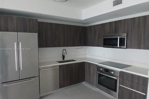 Снять в аренду кондоминиум в Майами, Флорида 1 спальня, 71.91м2, № 1997557 - фото 3