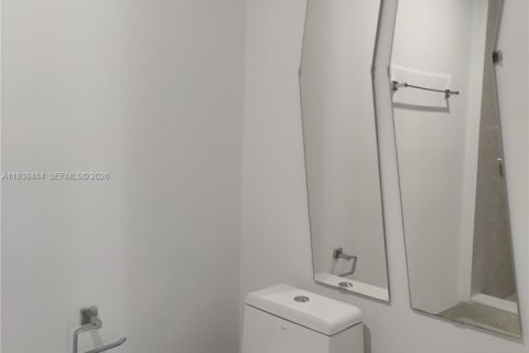 Снять в аренду кондоминиум в Майами, Флорида 1 спальня, 71.91м2, № 1997557 - фото 10