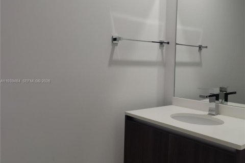 Снять в аренду кондоминиум в Майами, Флорида 1 спальня, 71.91м2, № 1997557 - фото 11