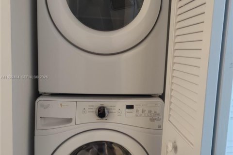 Снять в аренду кондоминиум в Майами, Флорида 1 спальня, 71.91м2, № 1997557 - фото 13