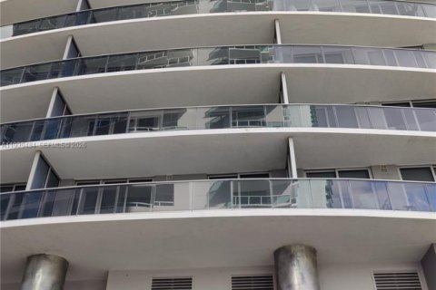 Кондоминиум с 1 спальней в Майами, Флорида № 1997557