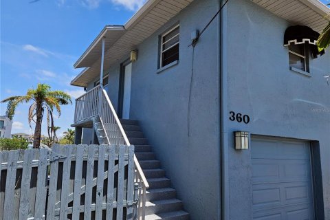Apartment in Madeira Beach, Florida 2 bedrooms, 79.43 sq.m. № 2227812