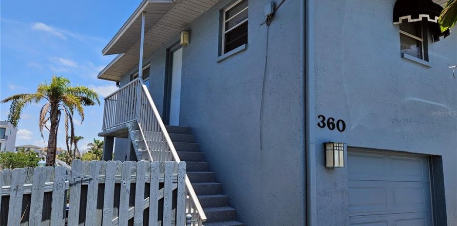 Apartment in Madeira Beach, Florida 2 bedrooms, 79.43 sq.m. № 2227812