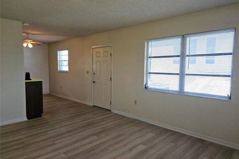 Apartment in Madeira Beach, Florida 2 bedrooms, 79.43 sq.m. № 2227812 - photo 4