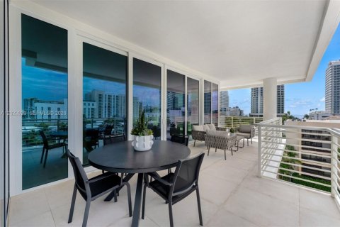 Condo in Fort Lauderdale, Florida, 2 bedrooms  № 2083109 - photo 9