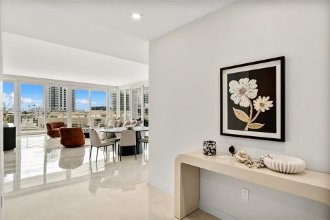 Condo in Fort Lauderdale, Florida, 2 bedrooms  № 2083109 - photo 12