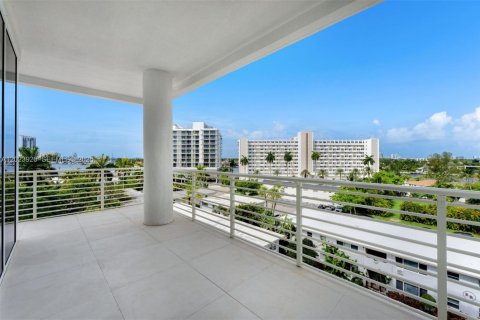 Condo in Fort Lauderdale, Florida, 2 bedrooms  № 2083109 - photo 10