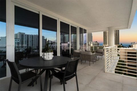 Condo in Fort Lauderdale, Florida, 2 bedrooms  № 2083109 - photo 11