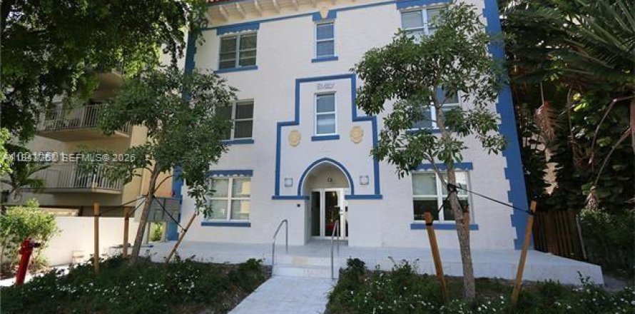 Condominio en Miami Beach, Florida, 2 dormitorios № 2000585