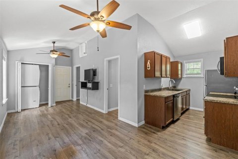 House in Brooksville, Florida 5 bedrooms, 289.48 sq.m. № 1725504 - photo 20