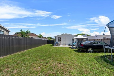 Villa ou maison à vendre à Miami, Floride: 2 chambres, 50.17 m2 № 2036332 - photo 23