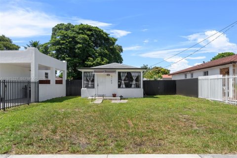 Villa ou maison à vendre à Miami, Floride: 2 chambres, 50.17 m2 № 2036332 - photo 26