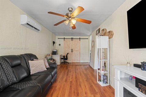 Villa ou maison à vendre à Miami, Floride: 2 chambres, 50.17 m2 № 2036332 - photo 7