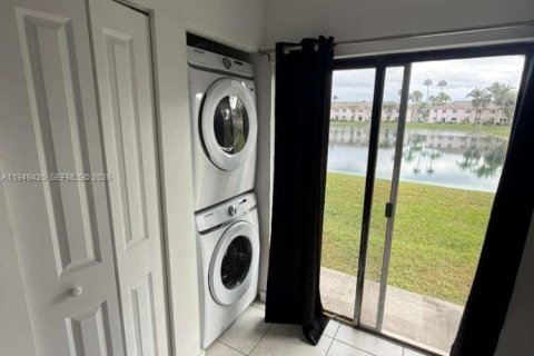 Снять в аренду кондоминиум в Хомстед, Флорида 2 спальни, 76.37м2, № 2005173 - фото 4