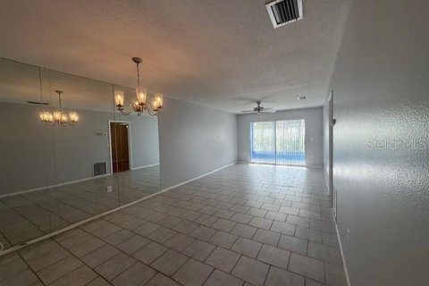 Casa en alquiler en Sarasota, Florida, 2 dormitorios, 102.19 m2 № 1903855 - foto 5