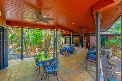 Immobilier commercial à vendre à Miami, Floride № 2048847 - photo 23