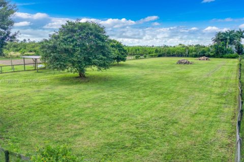 Immobilier commercial à vendre à Miami, Floride № 2048847 - photo 11