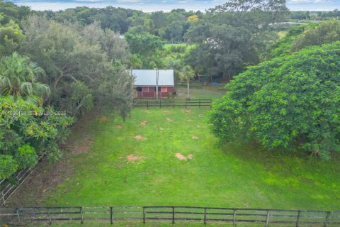 Immobilier commercial à vendre à Miami, Floride № 2048847 - photo 10