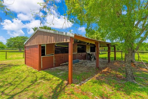 Immobilier commercial à vendre à Miami, Floride № 2048847 - photo 8